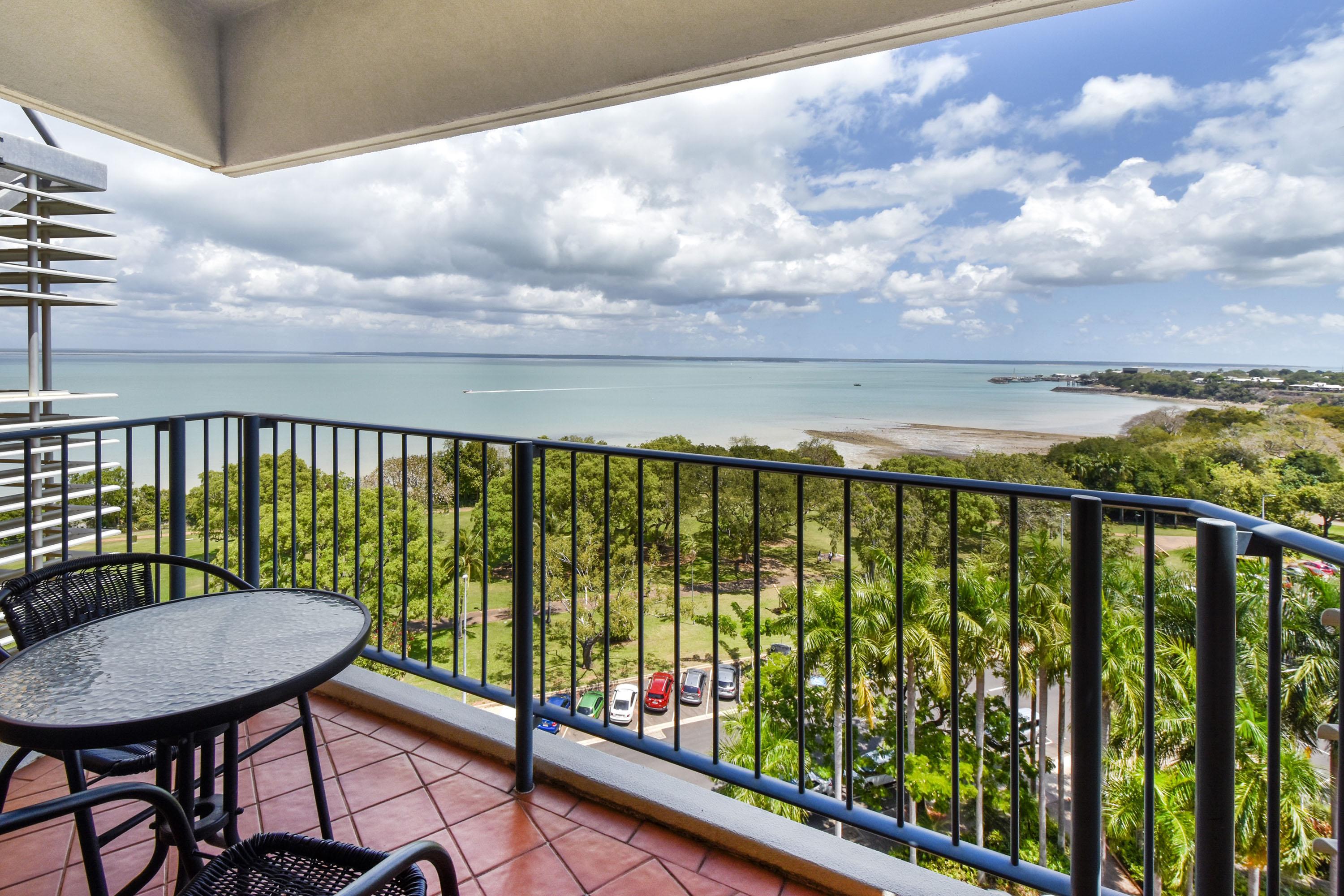 Mantra On The Esplanade Aparthotel Darwin Bagian luar foto